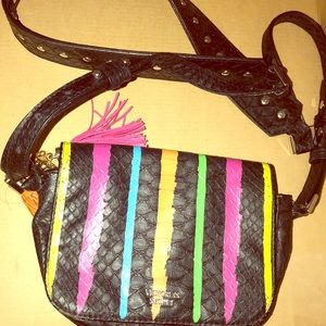 Ladies Victoria’s Secret crossbody purse